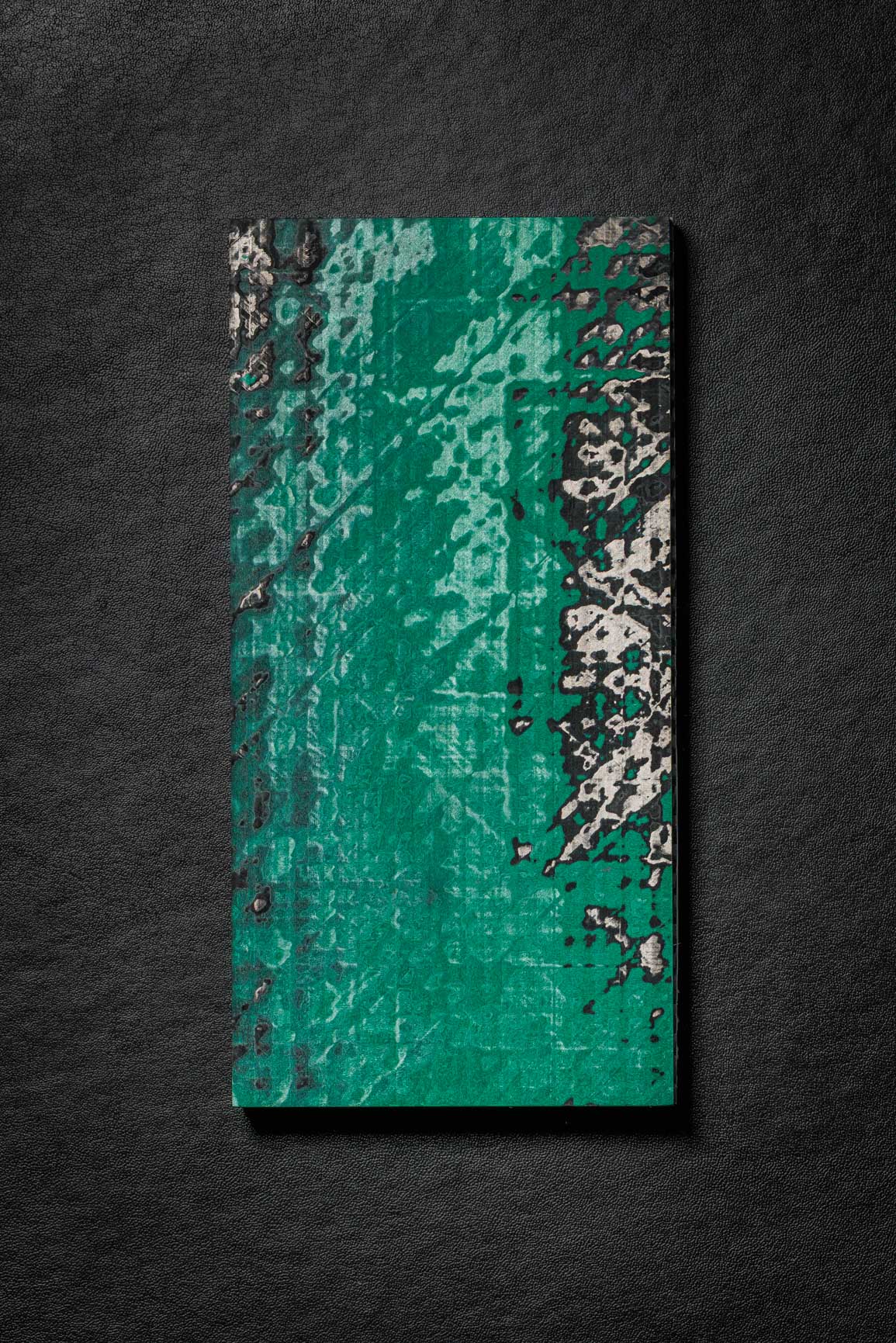 Black, Dark Green (1:2) Flat