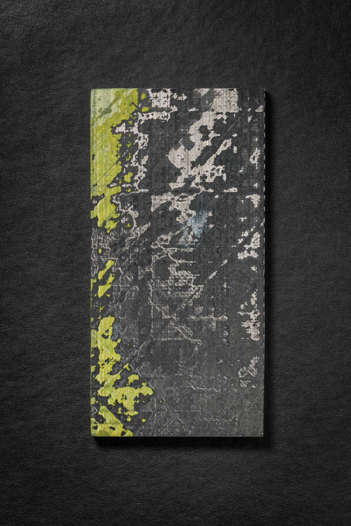 Black, Yellow (4:1) Flat