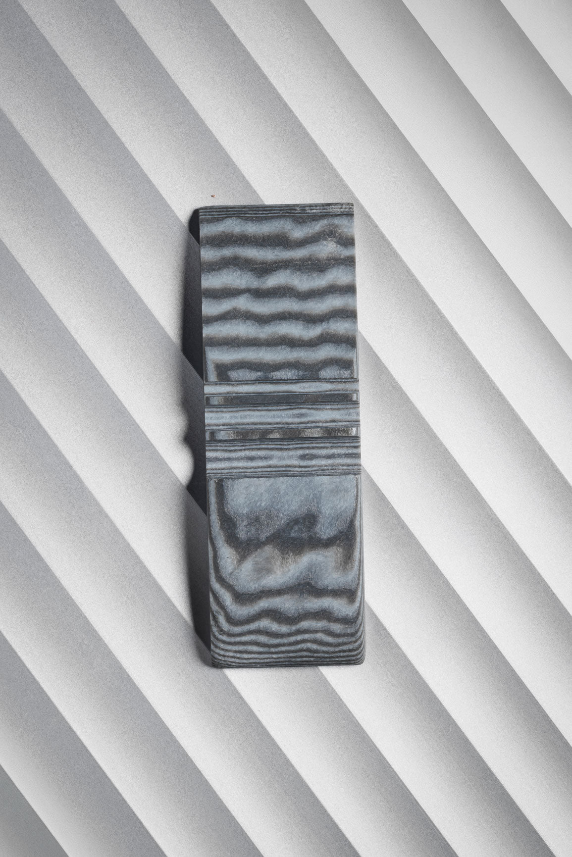 Grey, White (1:1) Flat