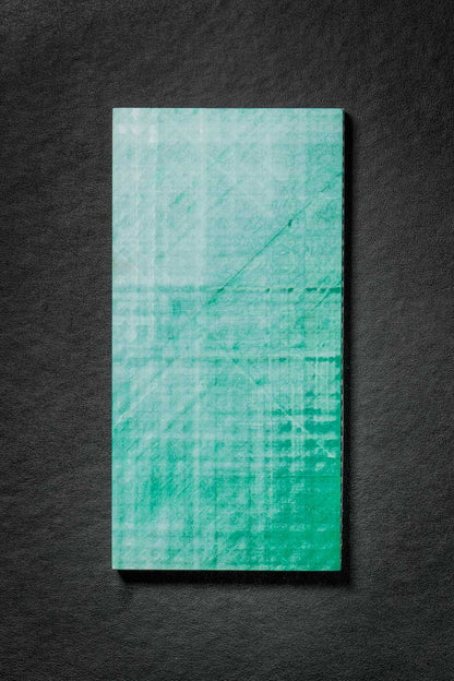 White, Dark Green (4:1) Flat