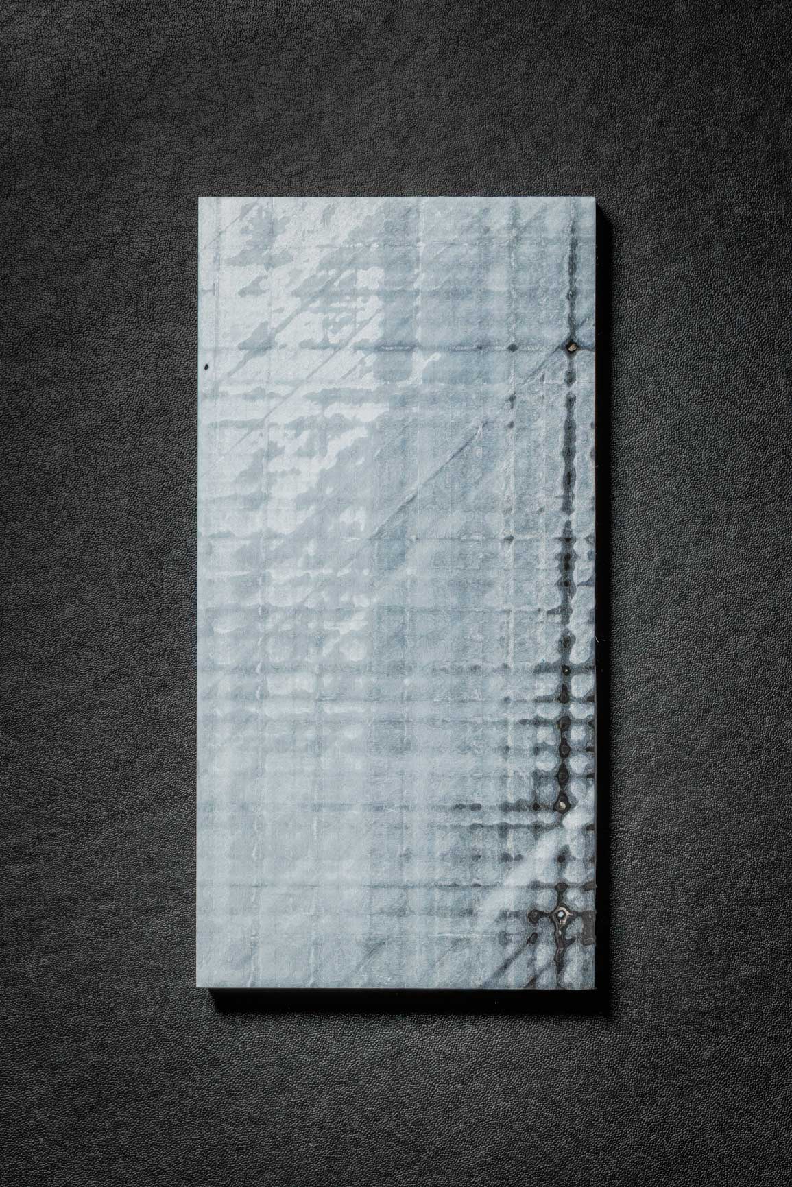 Black, White (1:2) Flat