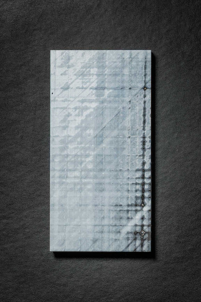 Black, White (1:2) Flat