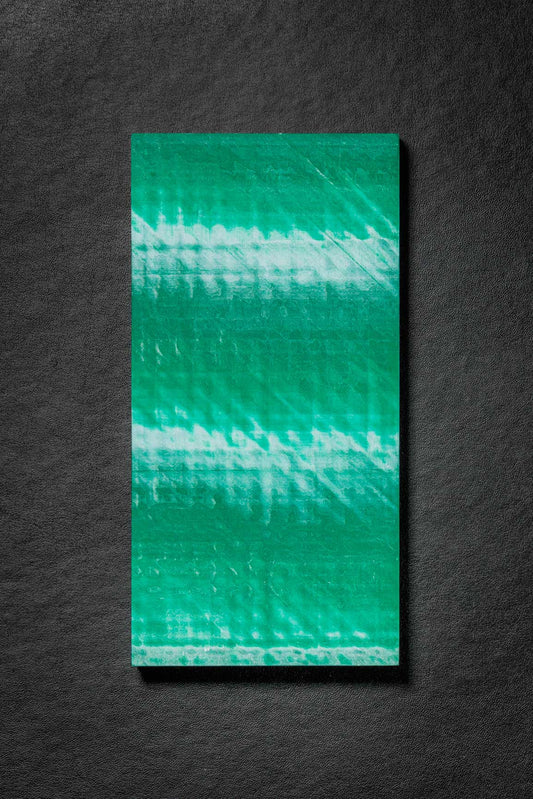 White, Dark Green (1:2) Angle Cut