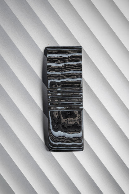 Black, White (4:1) Flat