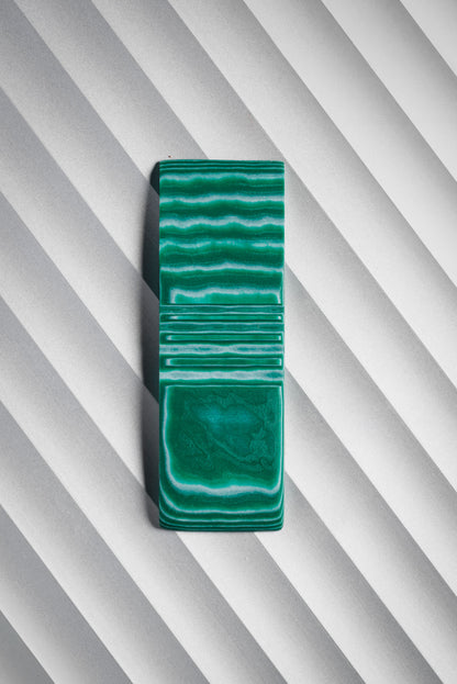 White, Dark Green (1:2) Angle Cut