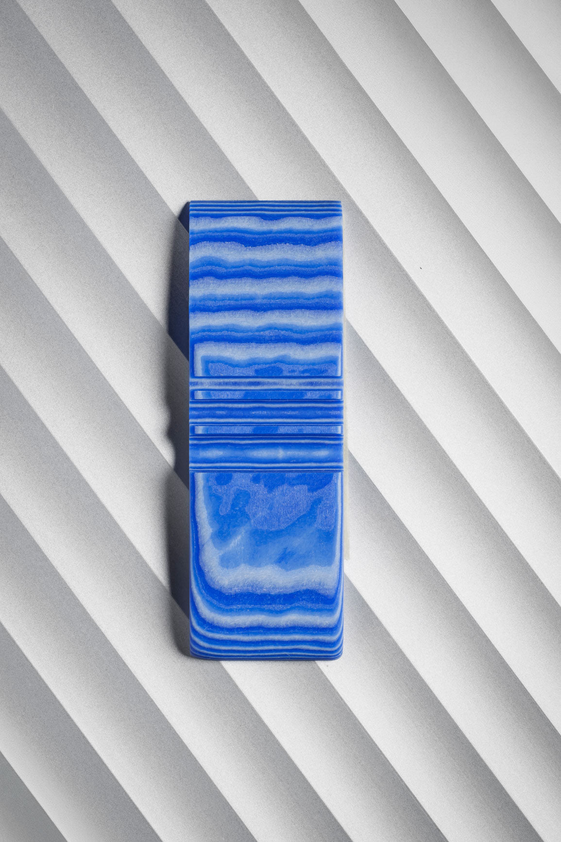 Dark Blue, White (2:1) Flat